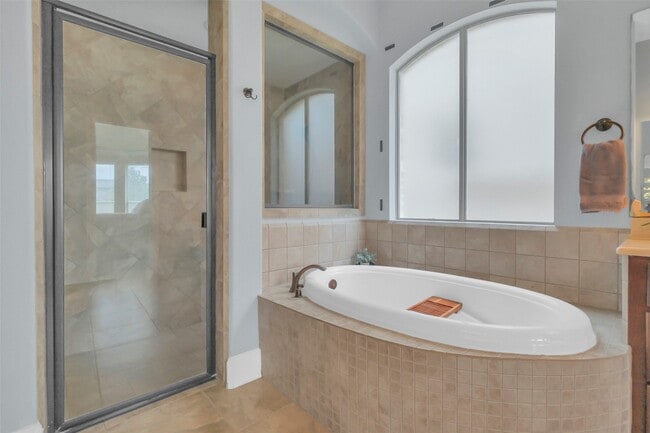 Building Photo - 2810 Red Maple Dr