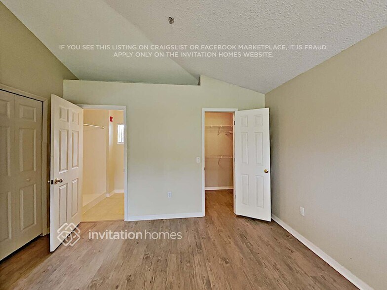 Building Photo - 2626 Needle Palm Dr
