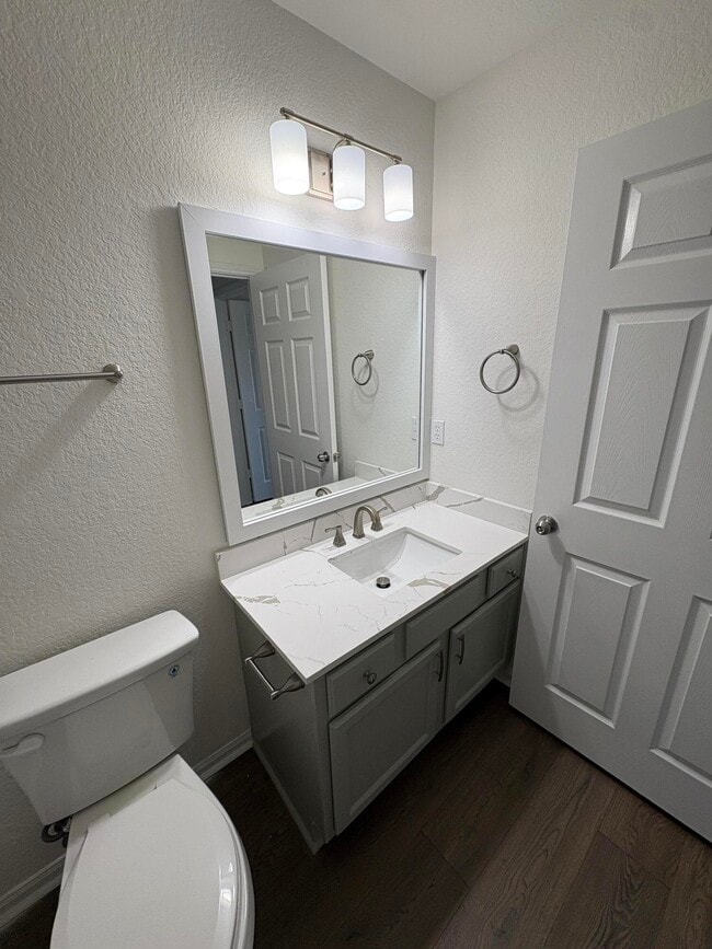 Building Photo - 1014 Airport Rd