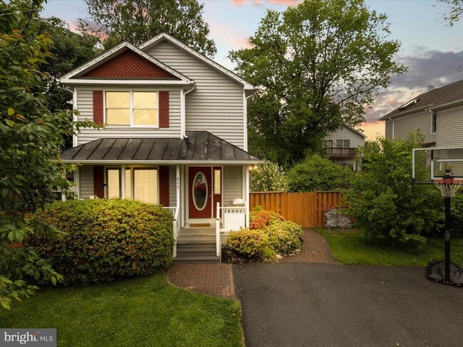 Building Photo - 8324 2nd Ave