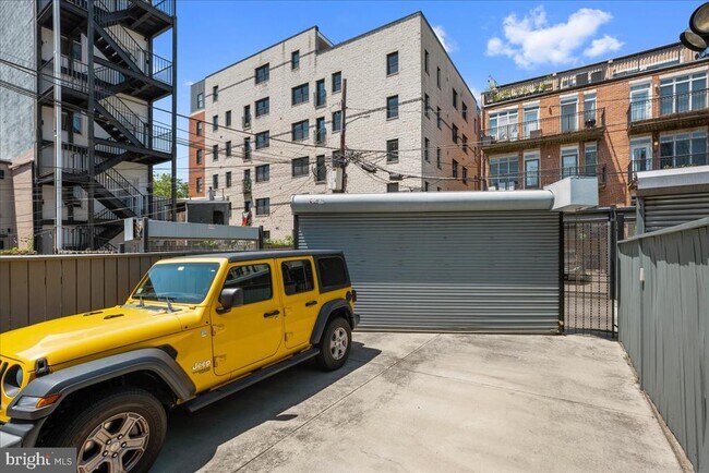 Building Photo - 2106 10th St NW