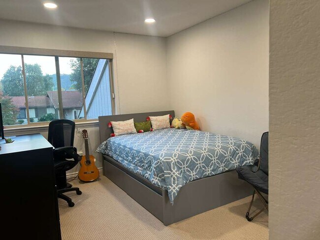 Building Photo - 7551 Maywood Dr