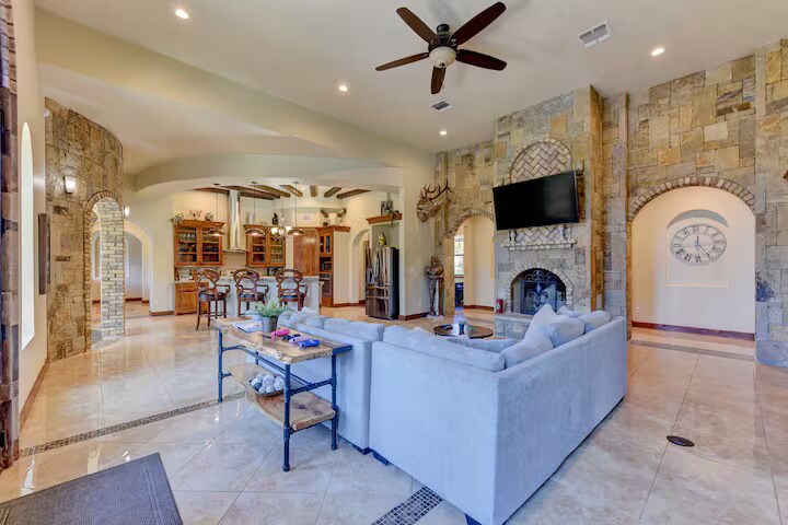 Building Photo - 143 Skyforest Dr