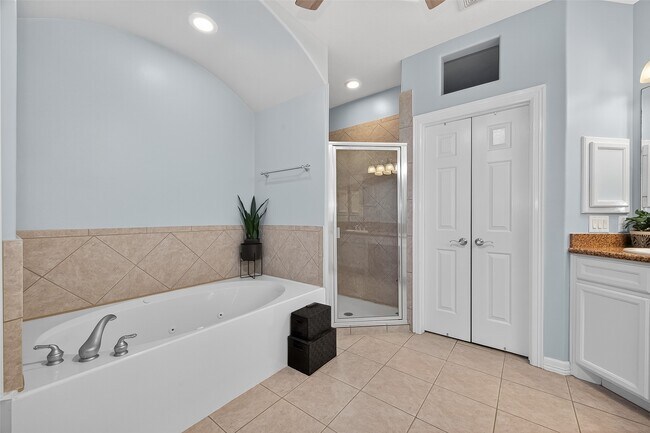 Building Photo - 7926 Stoneyway Dr