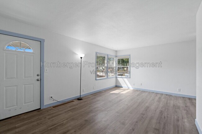 Building Photo - 10106 N Wesley St