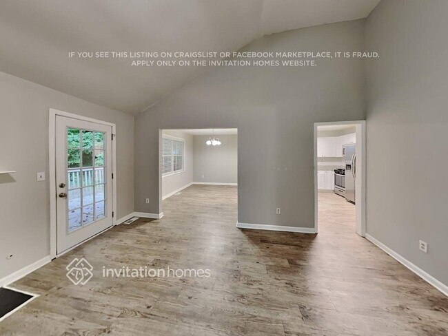 Building Photo - 2686 Candler Dr