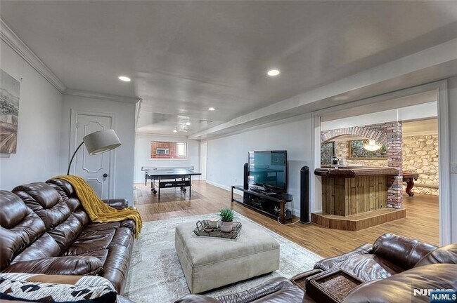 Building Photo - 91 Chestnut Ridge Rd