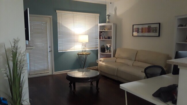 Building Photo - Tanamera One bedroom Unit Available