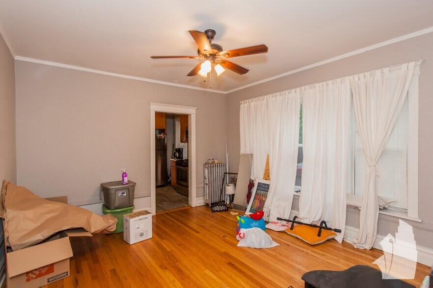 Building Photo - 2061 W Birchwood Ave