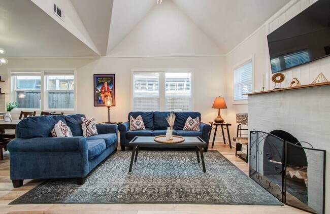 Building Photo - 5312 Jefferson St