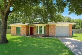 Building Photo - 506 Brendon Park Ln