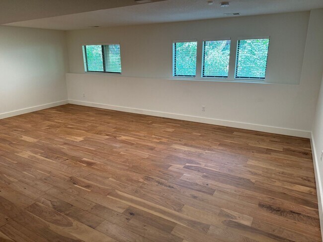 Building Photo - Lot 161