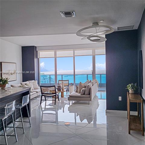 Building Photo - 200 Biscayne Boulevard Way