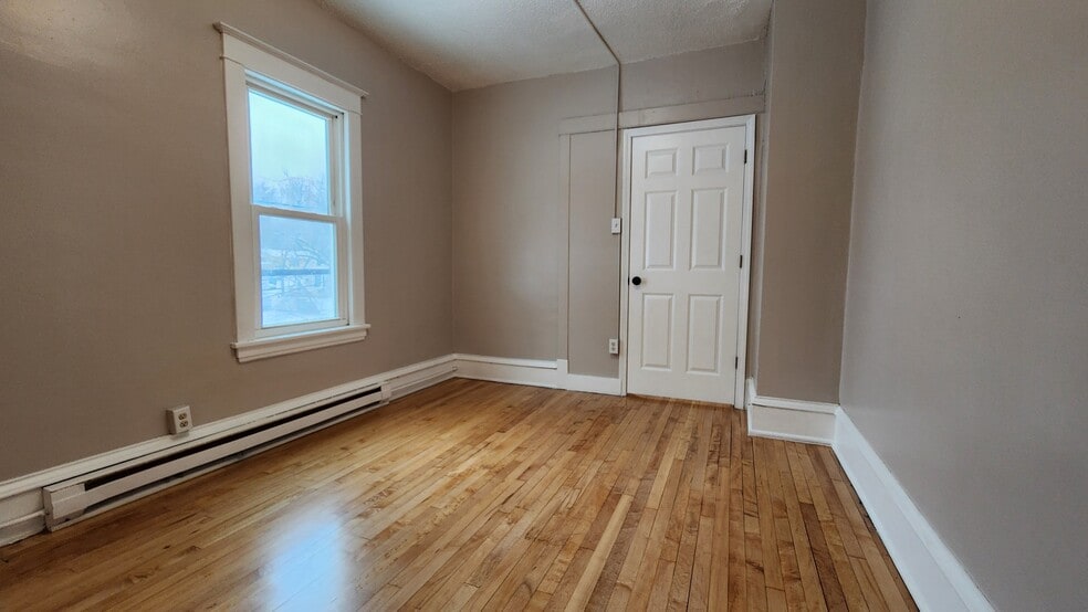 Building Photo - 415 23rd Ave N