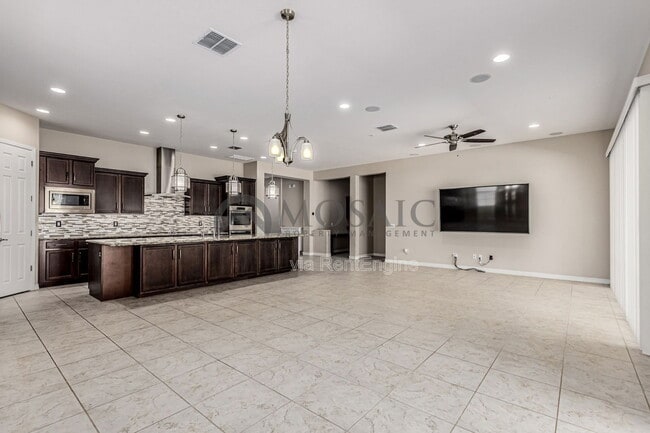 Building Photo - 800 E Tonto Pl