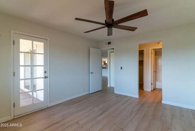 Building Photo - 4150 E Cactus Rd