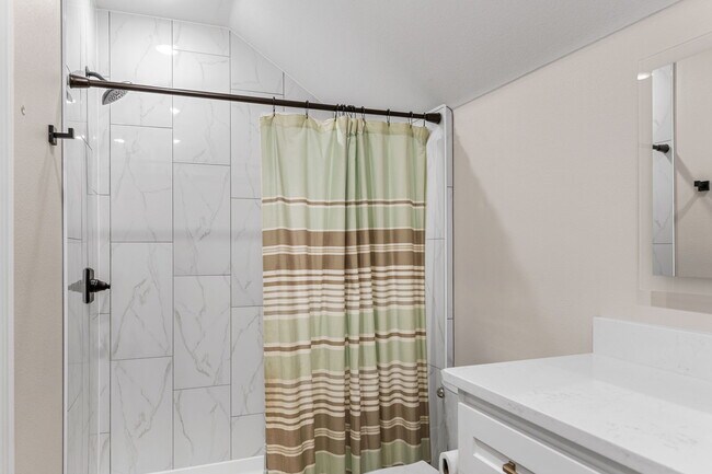 Building Photo - 304 Mariners Wy