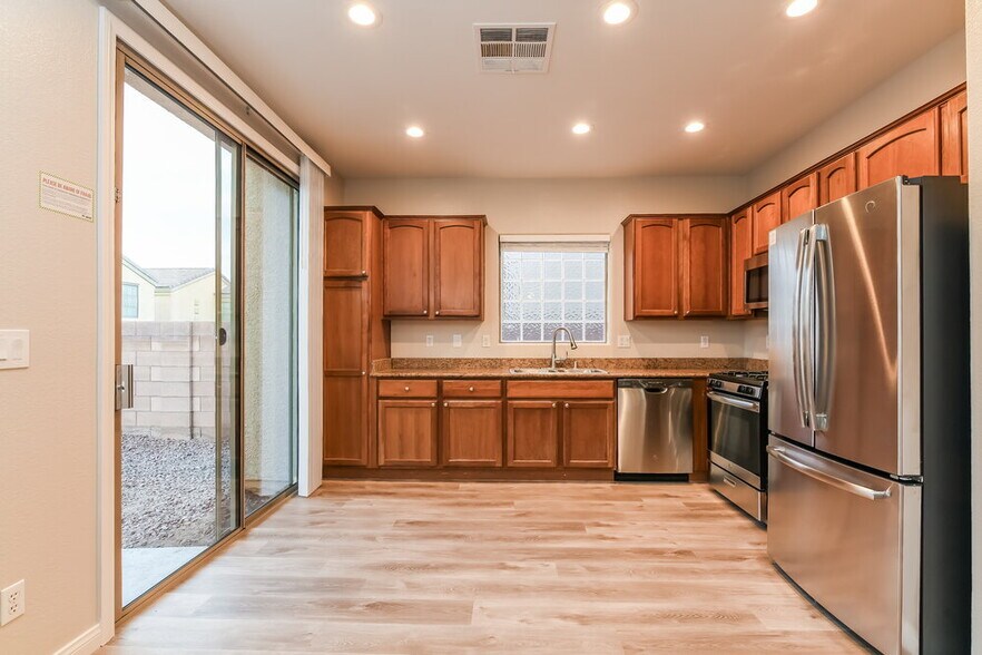Building Photo - 328 Sweet Sugar Pine Dr