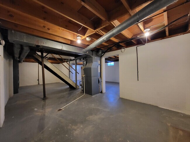 Building Photo - 4720 Esterbrook Rd