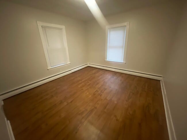 Building Photo - 187 Worcester St