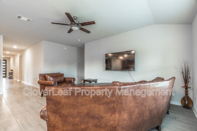Building Photo - 3033 Casillero St