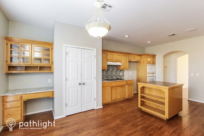 Building Photo - 703 N Butternut Ct, Broken Arrow, OK, 74012