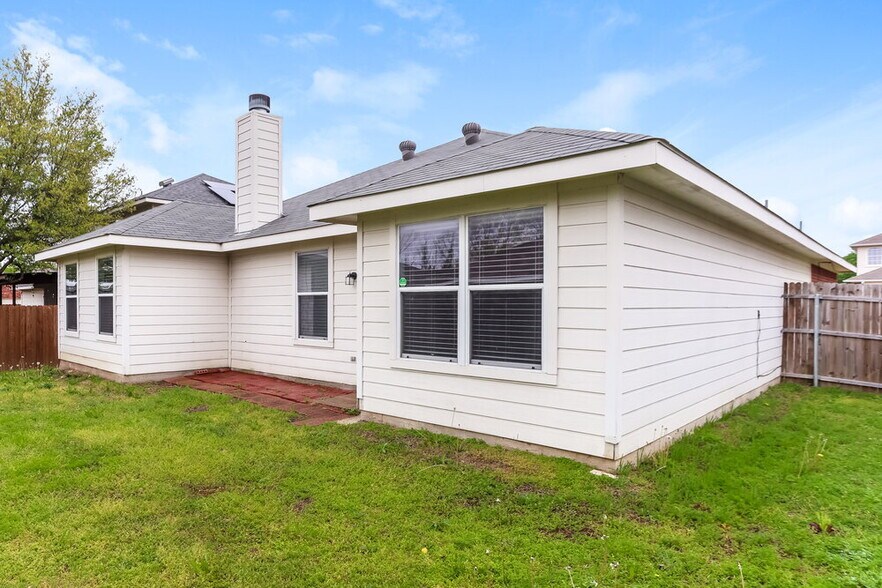 Building Photo - 433 Heritage Dr