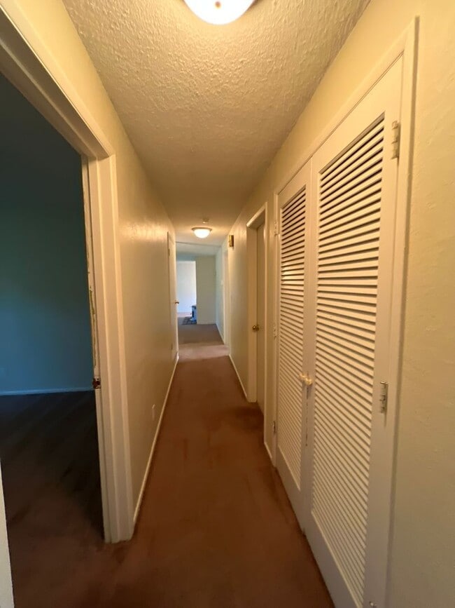 Building Photo - Hayden Bridge Four Bedroom