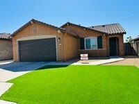 Building Photo - $2,275 West of Hwy 99, 3 Beds - Monte Vist...