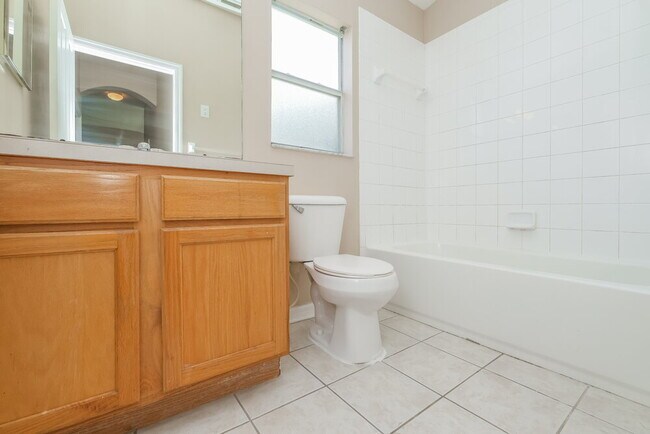 Building Photo - 2613 Palesta Dr