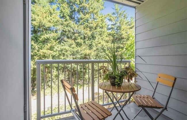 Building Photo - 3 Bed 2 Bath Condo is Available for Rent!