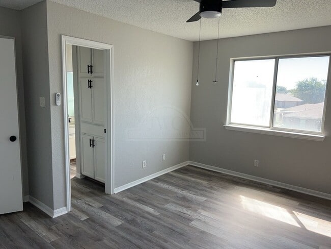 Building Photo - 2802 Delta Cir