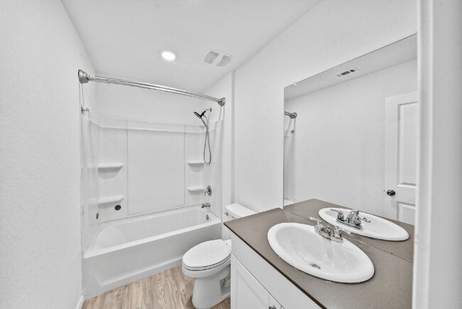Building Photo - 2 WEEKS FREE RENT with any Lease Signed by June 2026!!!