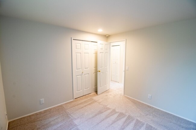 Building Photo - 4bd/2.75ba Sammamish Home