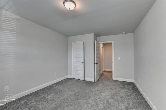 Building Photo - 3855 Brookburn Pk