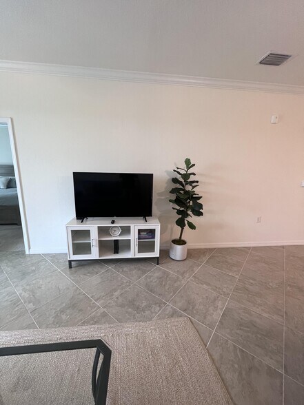 Building Photo - 17520 Gawthrop Dr
