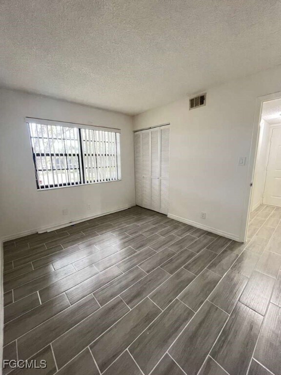 Building Photo - 19505 Quesada Ave