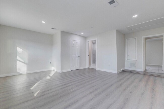 Building Photo - 7622 Williams St