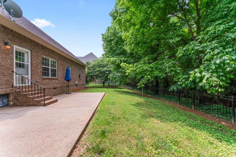 Building Photo - 1002 Glessner Dr