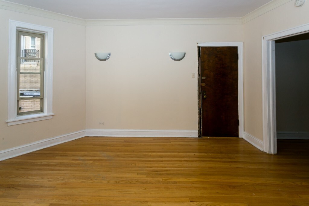 Building Photo - 4234 N Paulina