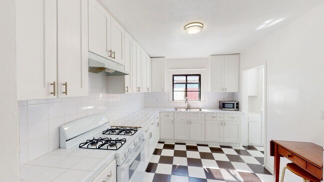 Building Photo - 431 Zona Ct