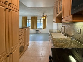 Building Photo - 250 Linden Ave