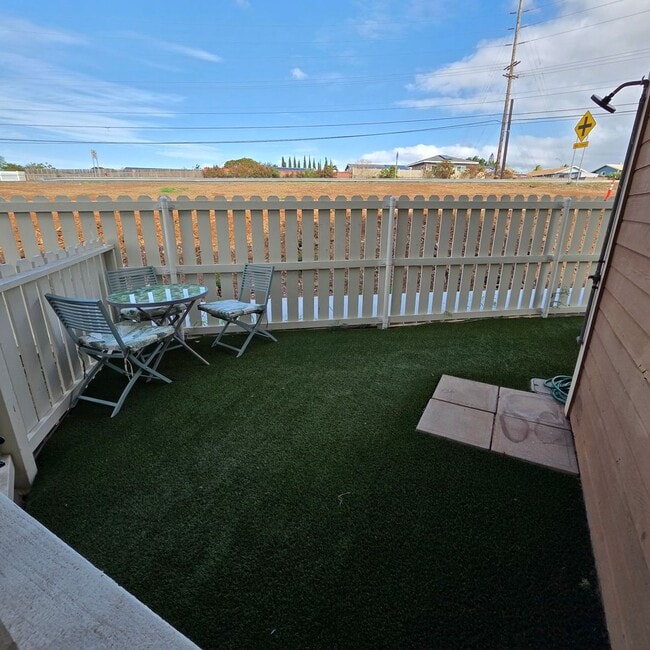 Building Photo - Pet Friendly downstairs 2/1.5-bedroom North Kihei Condo