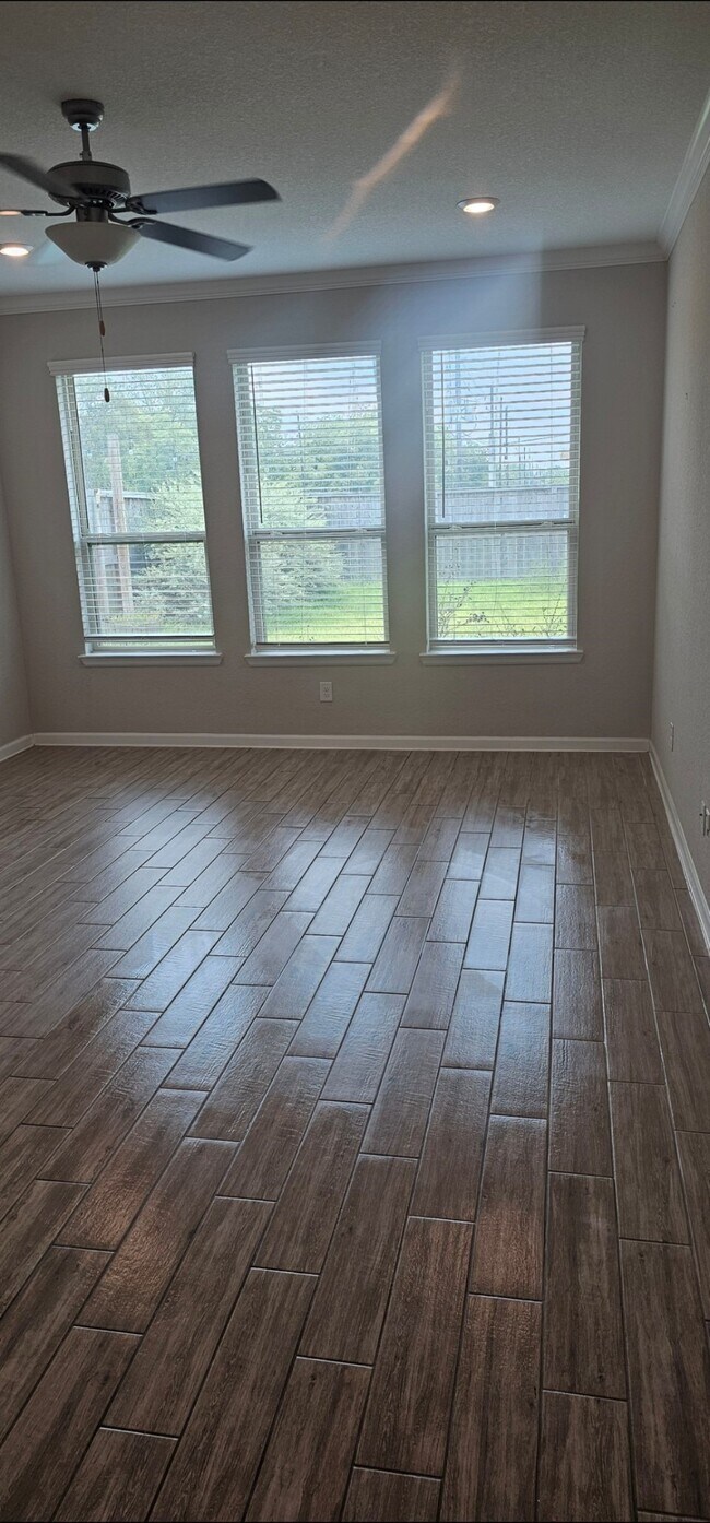 Building Photo - 2907 Velda May Dr