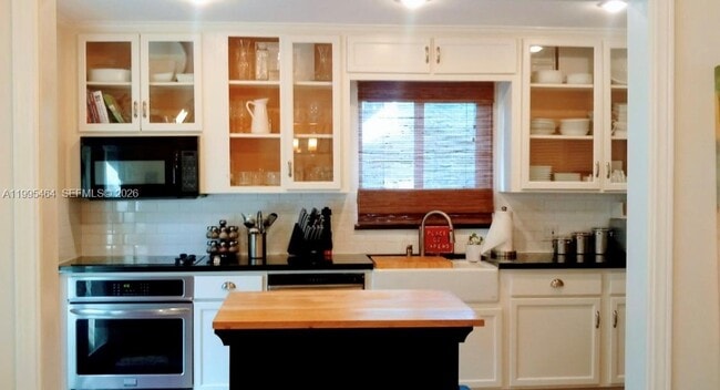 Building Photo - 5718 SW 48th St