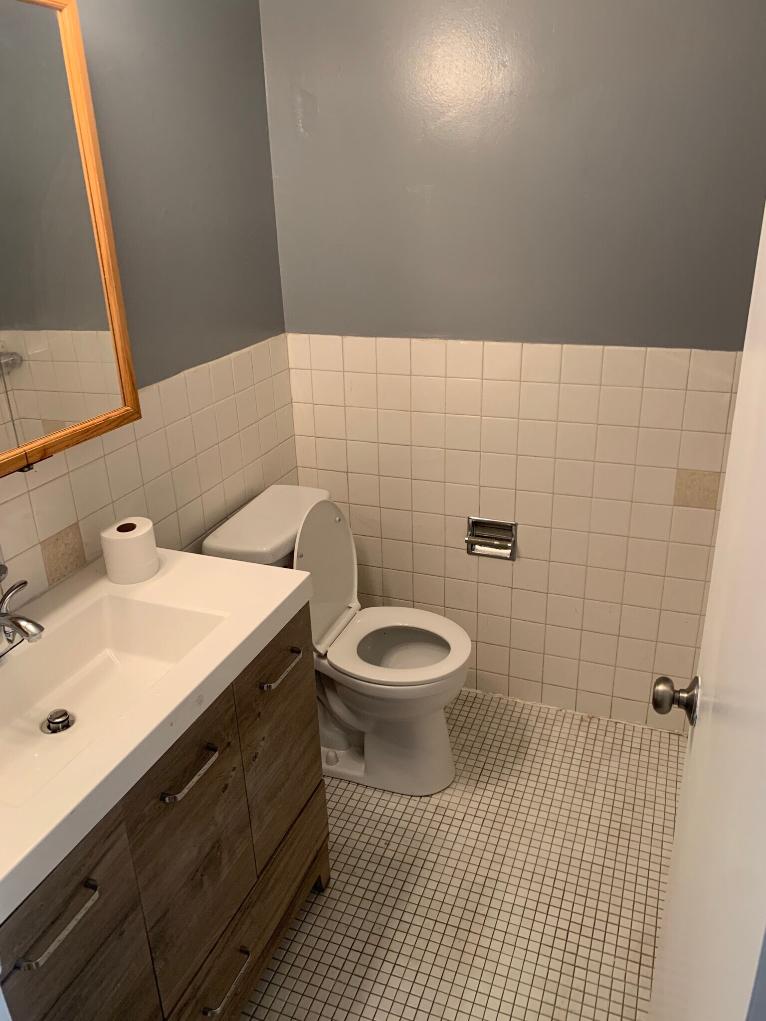 Building Photo - 6970 N Ashland Ave