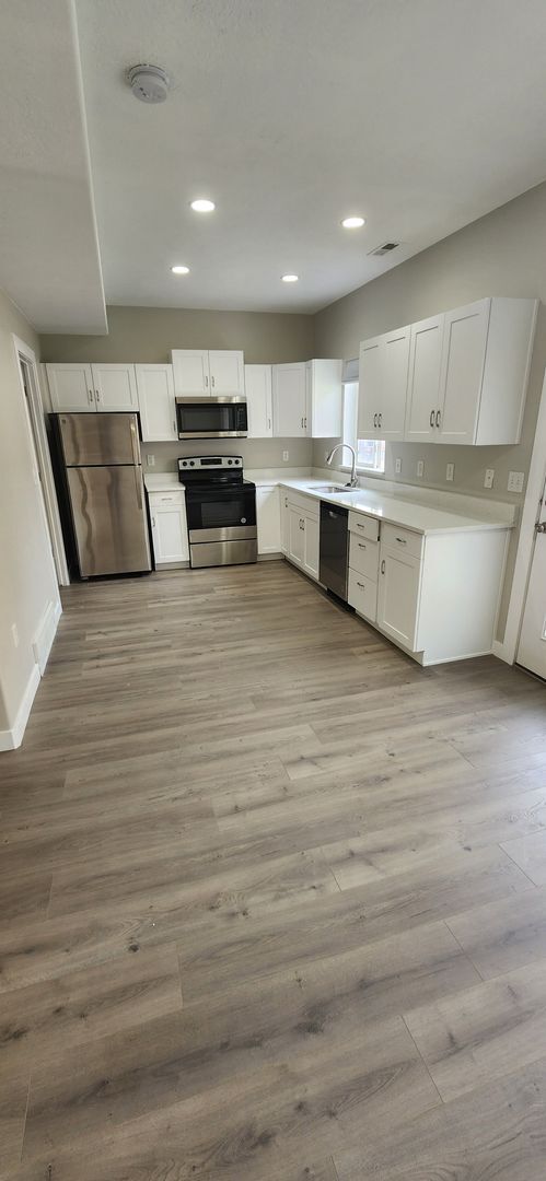 Building Photo - Charming 3 Bedroom Townhome For Rent in Herriman!