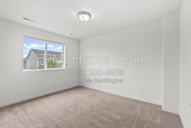 Building Photo - 1812 W Parkview Dr