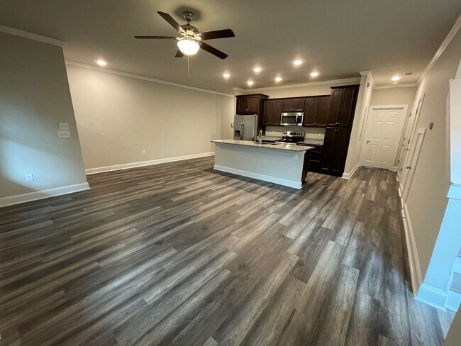 Building Photo - PRE-LEASING FOR AUGUST 2026!