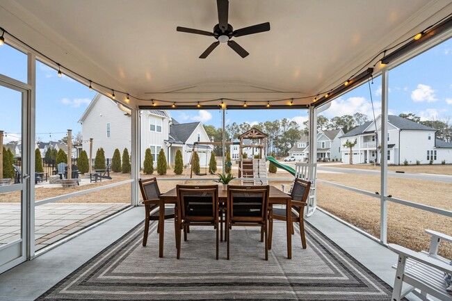 Building Photo - Exquisite 4 Bedroom/4 bath home in the Wyn...